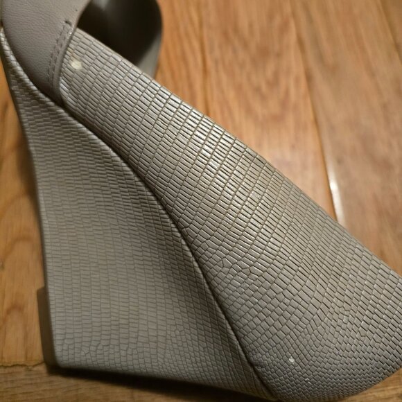 Franco Sarto Grey Wedge Sandals - Size 8 - Picture 4 of 5